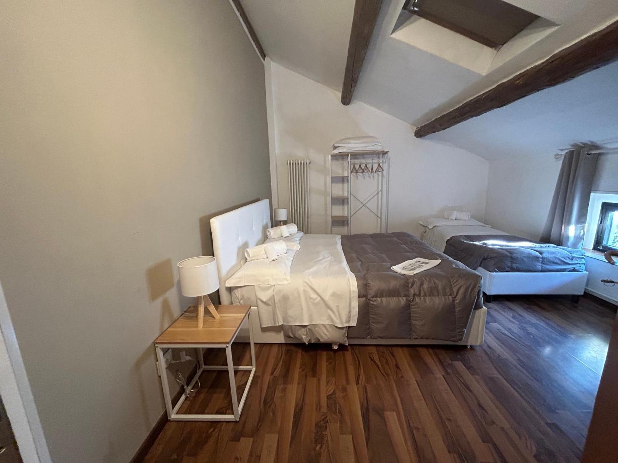 Chambre Triple avec Salle de Bains Commune - Mansardée