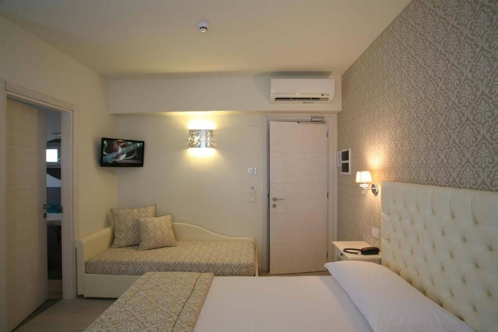 Triple Room Balcony,690651894:JPEG