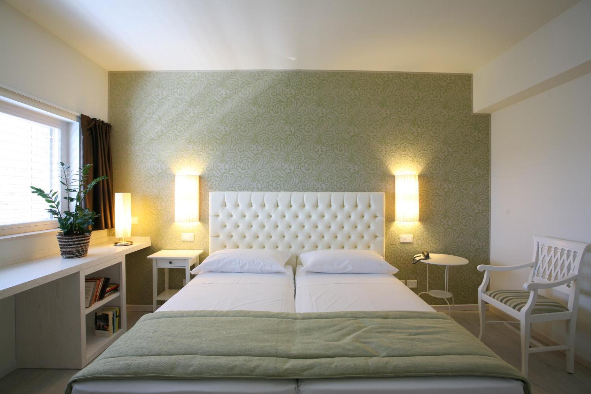 Standard Triple Room,1310558806:JPEG
