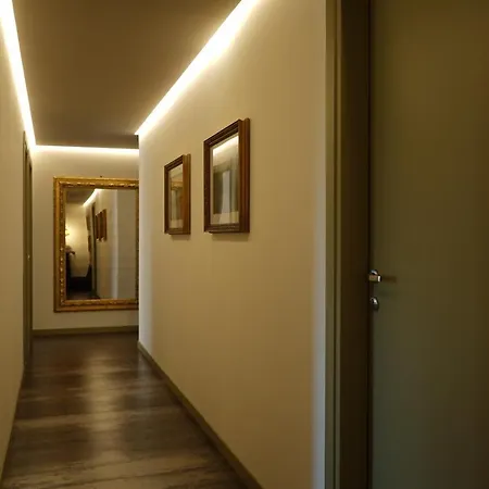 Avenue Rooms-3