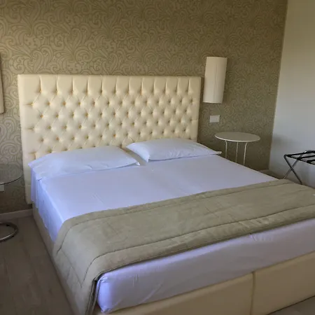 Nuova Opera Rooms & Apartments-2